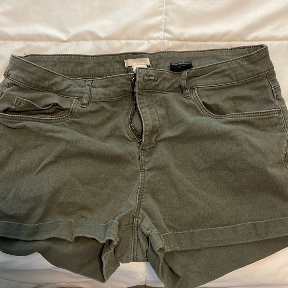 H & M Olive shorts